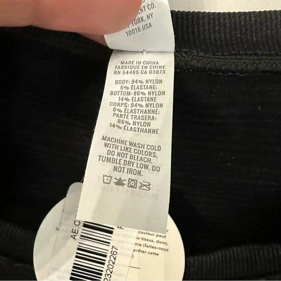 Offline by Aerie Women's Black Textured Short Sleeve Cropped Top Size L NWT - Picture 5 of 7